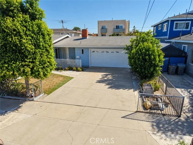 16818 La Salle, Gardena
