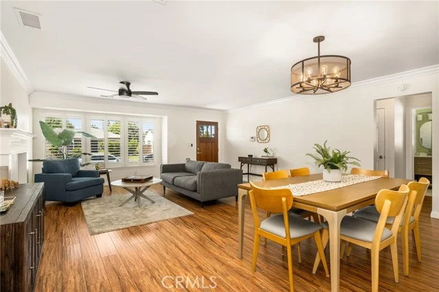 2152 N Greenbrier Road, Long Beach