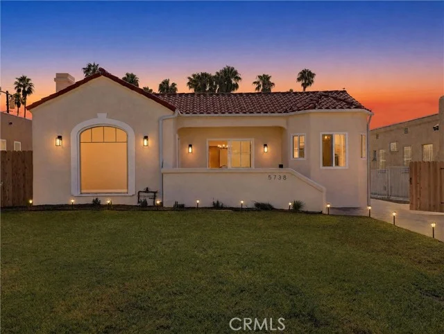 5738 S Mullen Avenue, Los Angeles