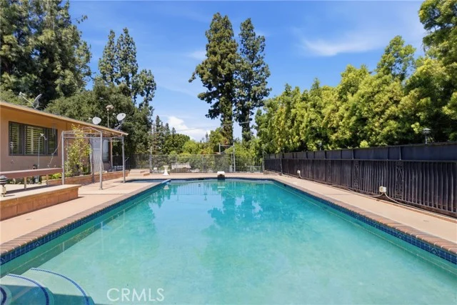 4908 Calvin Avenue, Tarzana