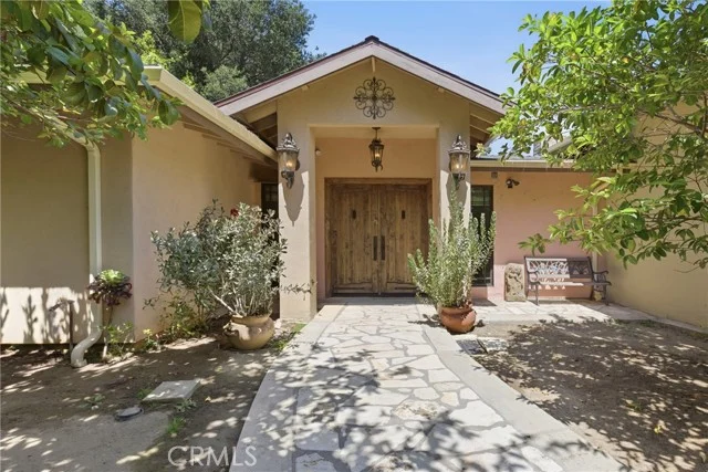 4908 Calvin Avenue photo 4