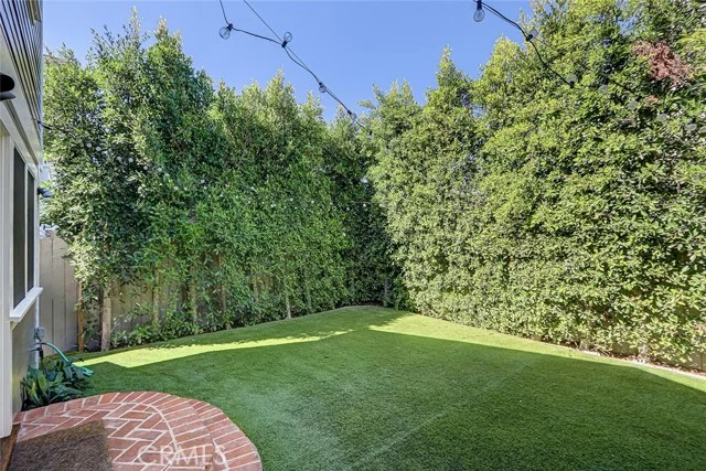 413 Emerald Street photo 5