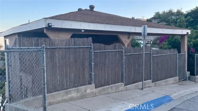 1182 N Bonnie Beach photo 2