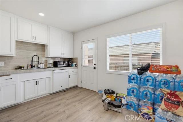 16424 S Denker Avenue photo 3