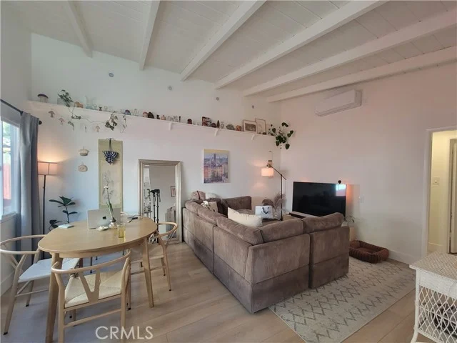 4232 Mclaughlin photo 2