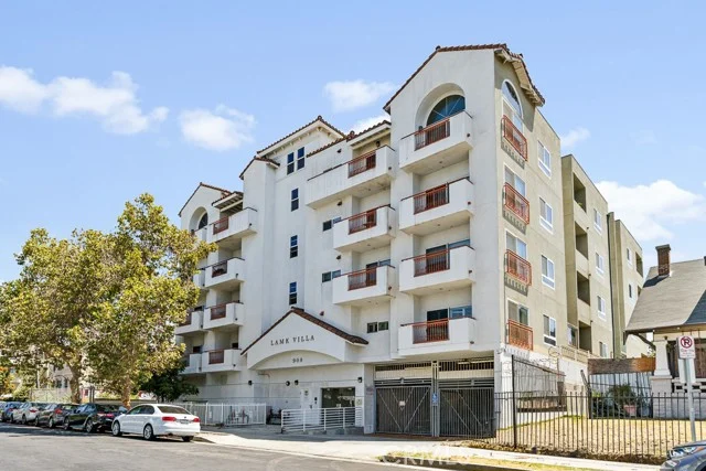 908 S Ardmore Avenue #304, Los Angeles