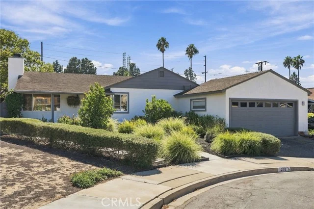 2212 Earle Court photo 2