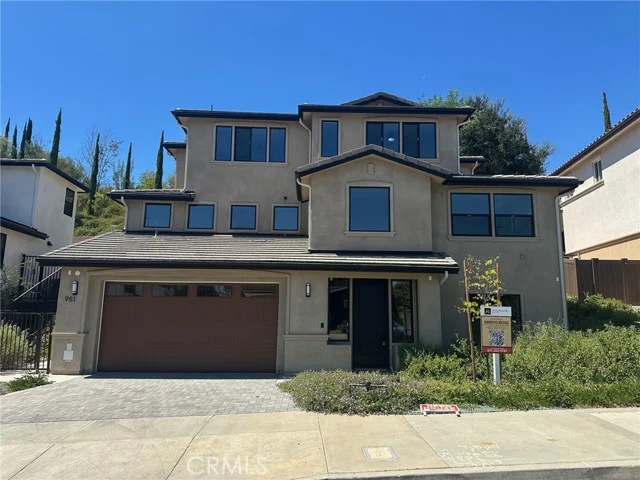 951 N Avenue 66 photo 1