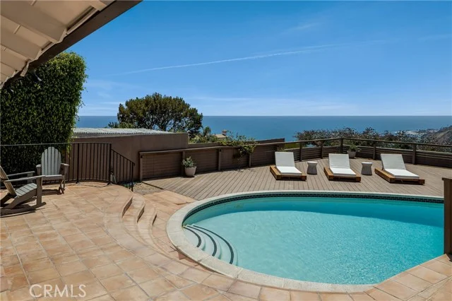 225 Notteargenta Road, Pacific Palisades