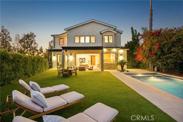 17354 Toquet Drive, Encino