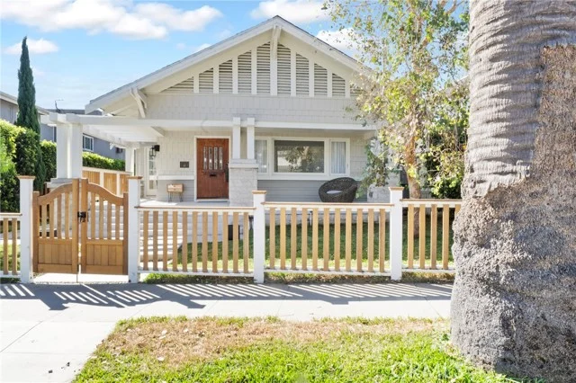 3810 E 1st, Long Beach