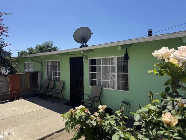 1052 N Wilmington Boulevard photo 1