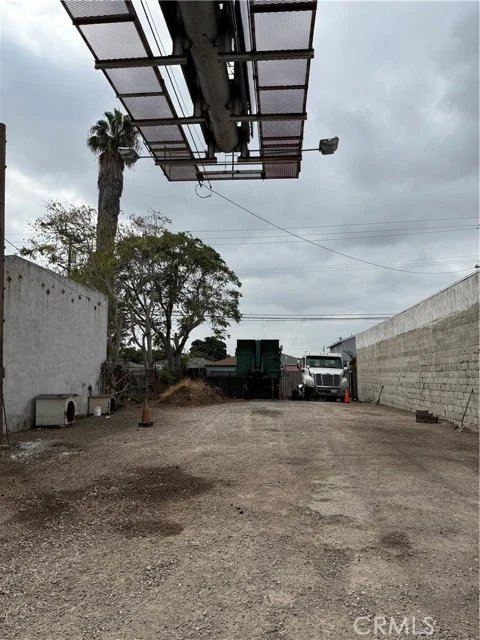 1122 E Firestone, Los Angeles