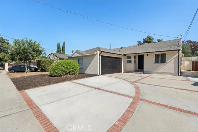 13739 Wyandotte, Los Angeles