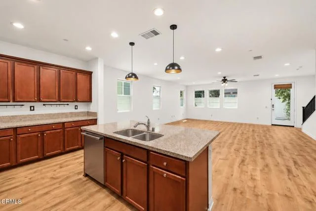17326 Parque Vanowen Way, Lake Balboa