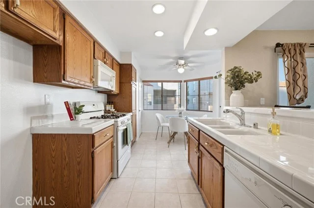 5455 Sylmar #1402 photo 4