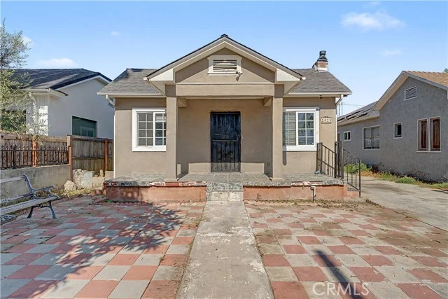 2829 S Rimpau photo 1