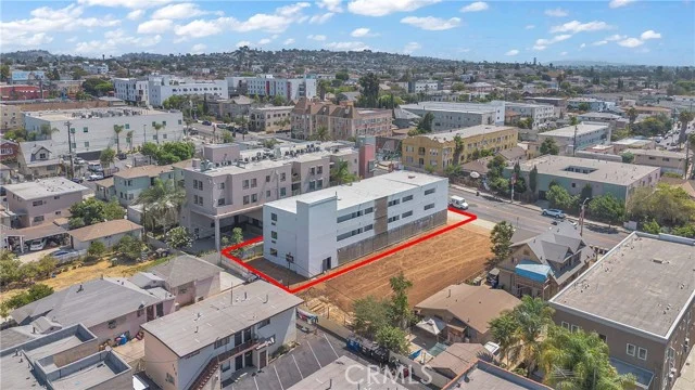129 N Soto photo 3