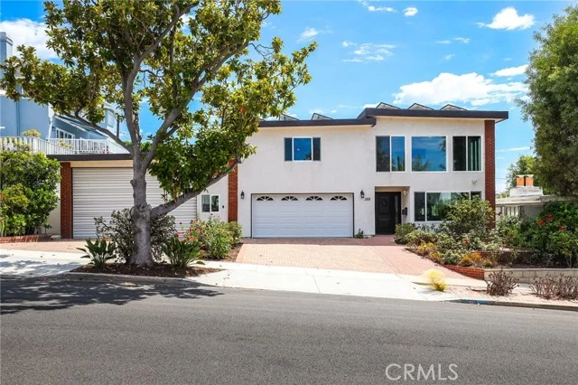 388 Flint Avenue, Long Beach