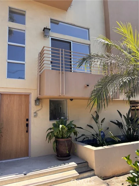 13440 Moorpark Street #101 photo 2