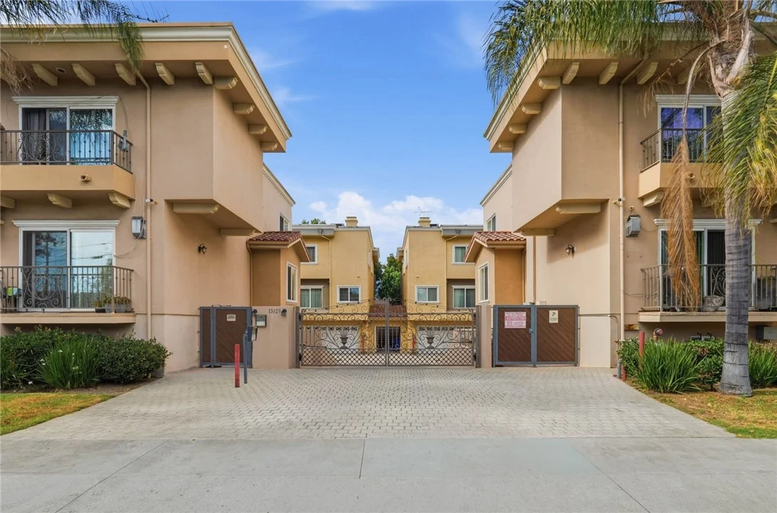 13629 Wyandotte #118, Van Nuys