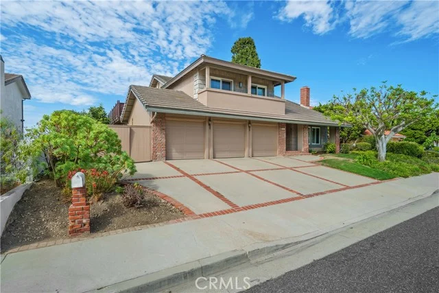 4235 Rousseau Lane photo 3