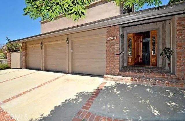 4235 Rousseau Lane photo 4