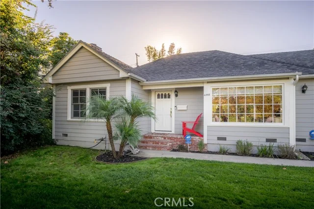4755 Burnet photo 2