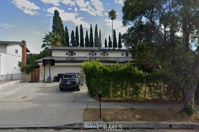 13126 Courbet, Los Angeles