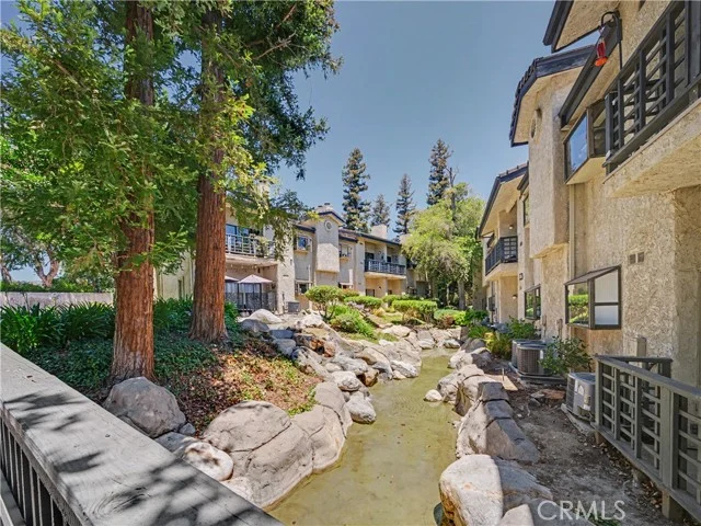 5738 Skyview Way Unit B photo 4