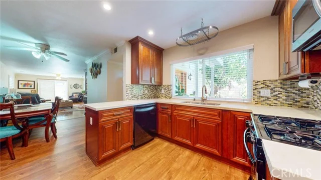 826 E Penrod Drive photo 5