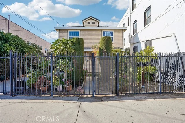 1503 W Adams photo 1