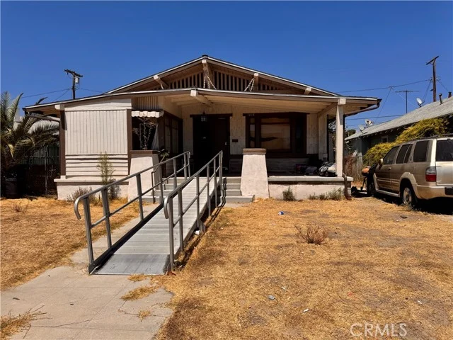 1813 W 48th Street photo 1