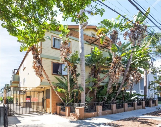 453 Almond Avenue #6, Long Beach