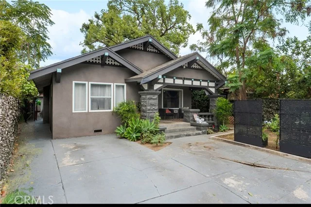 3858 S Hobart Boulevard, Los Angeles