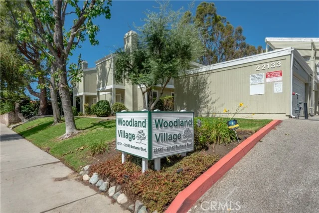 22139 Burbank Boulevard #7, Woodland Hills