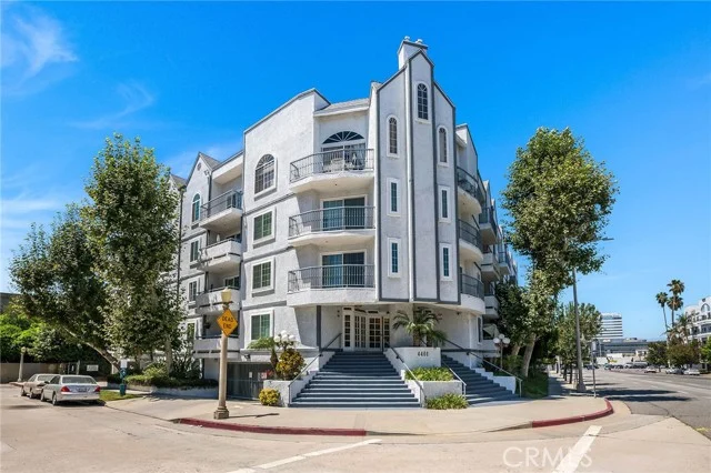 4401 Sepulveda #207, Sherman Oaks