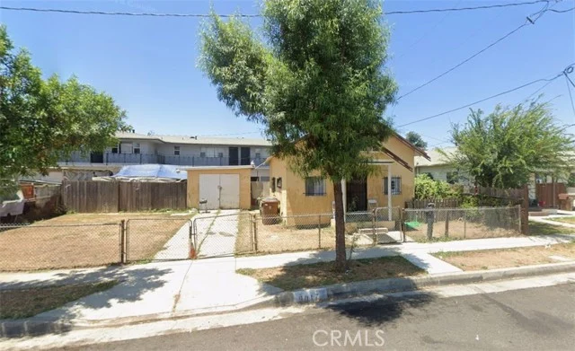 9017 S Budlong photo 1