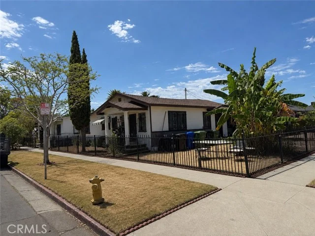 5953 S Denker Avenue photo 1