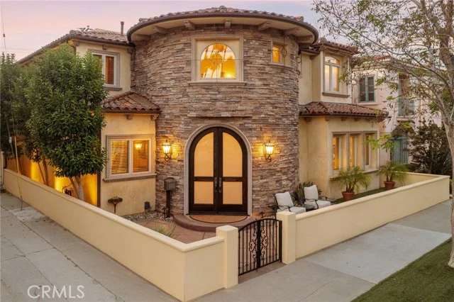 215 The Toledo, Long Beach