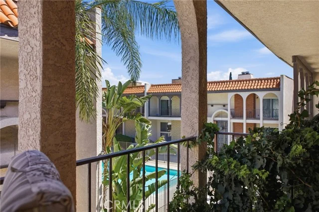 5477 Nestle Avenue #11, Tarzana